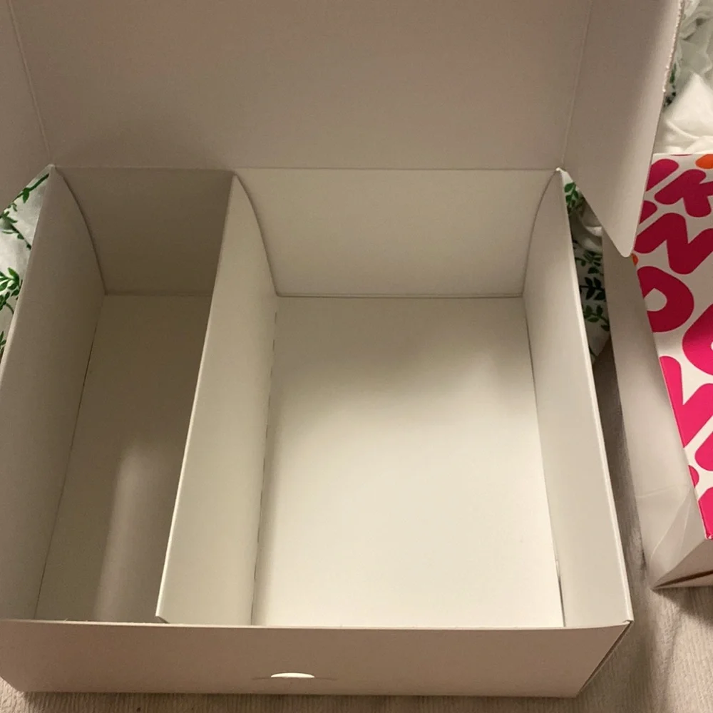 Elf x Dunkin box and bag - Picture 4 of 8